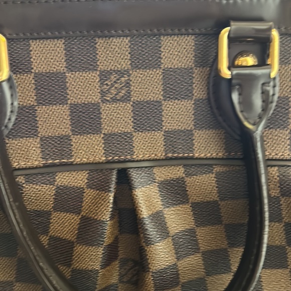 EUC almost new Trevi PM Damier Ebene Shoulder bag. - Picture 6 of 17